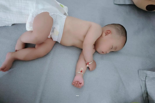 浚县宝宝老打喷嚏怎么办